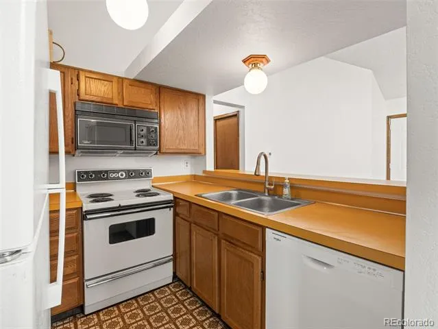 5725 W Atlantic Place #305 Lakewood, CO 80227