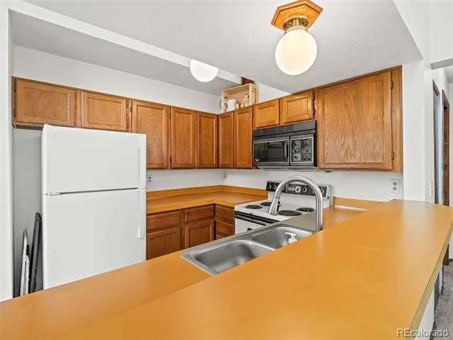 5725 W Atlantic Place #305 Lakewood, CO 80227