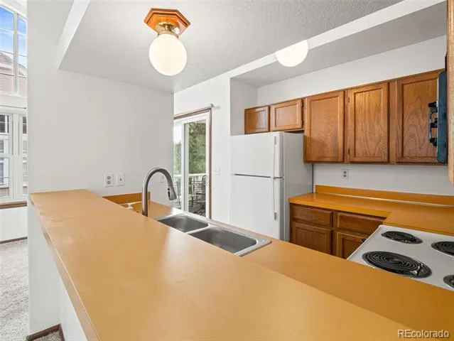 5725 W Atlantic Place #305 Lakewood, CO 80227
