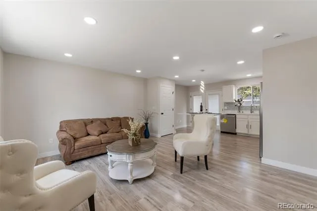 18949 W 60th Place Golden, CO 80403