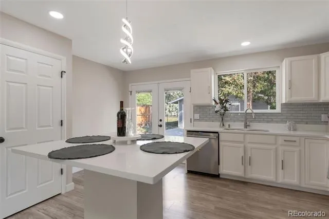 18949 W 60th Place Golden, CO 80403