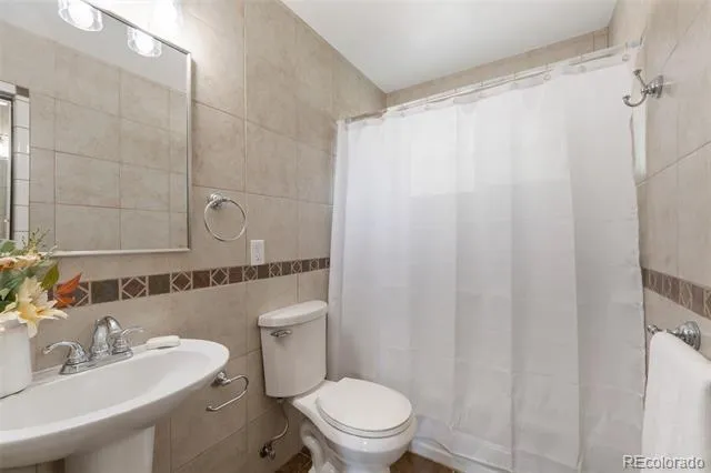 18949 W 60th Place Golden, CO 80403