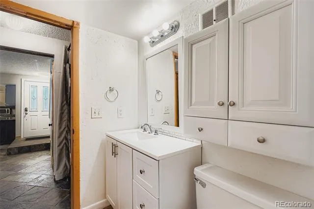 2469 S Xanadu Way #A Aurora, CO 80014