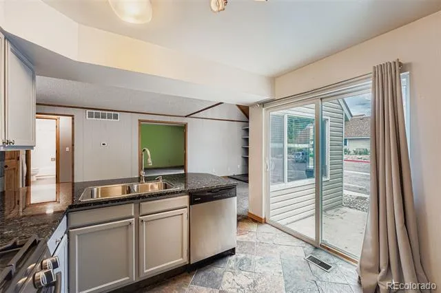 2469 S Xanadu Way #A Aurora, CO 80014