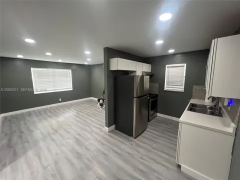 30 SE 4th Ave #106