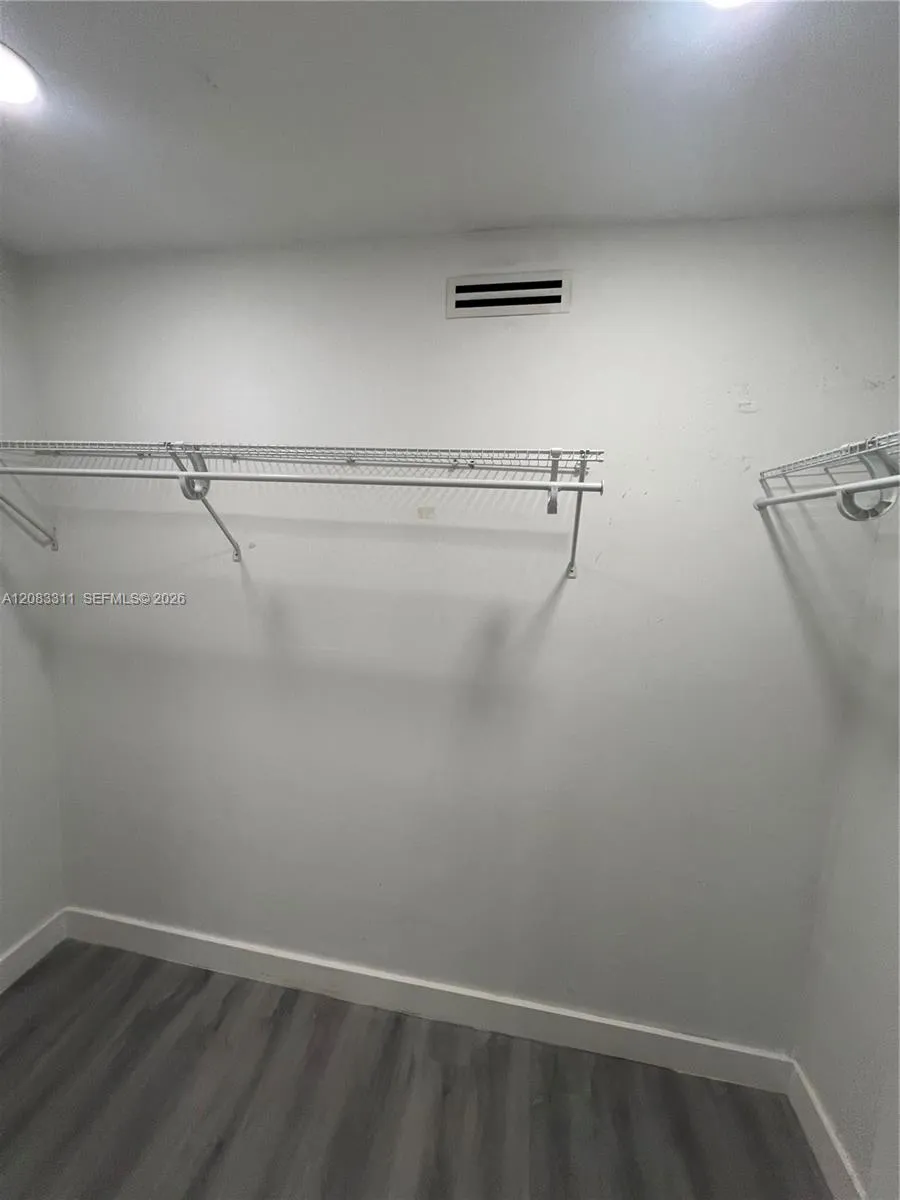 30 SE 4th Ave #106 Hallandale Beach, FL 33009
