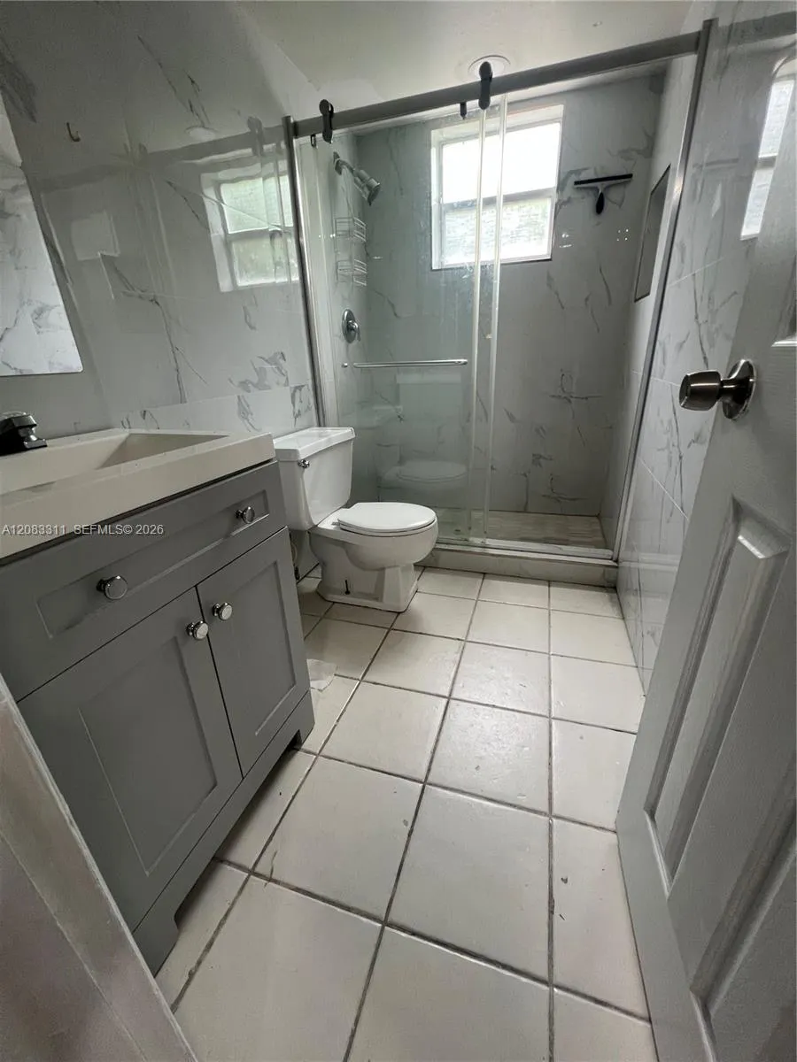 30 SE 4th Ave #106 Hallandale Beach, FL 33009
