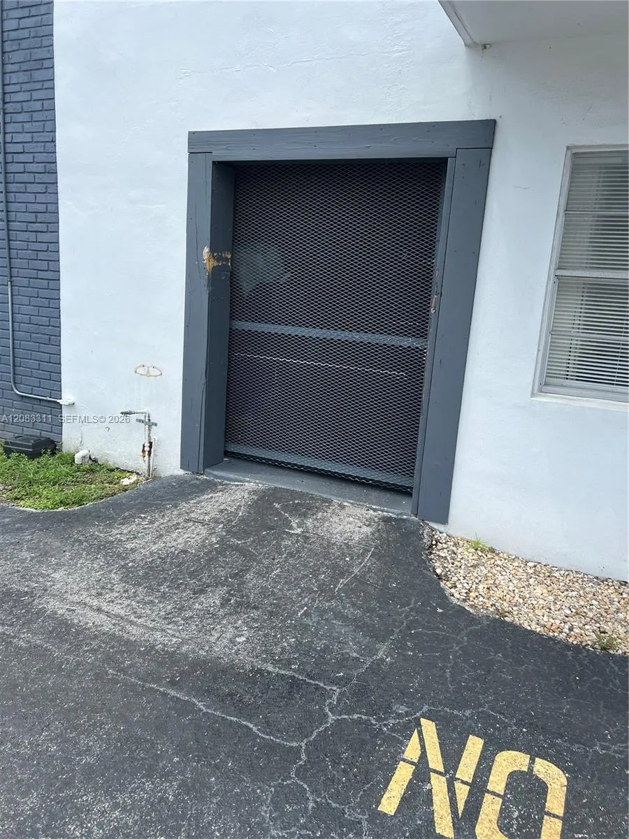 30 SE 4th Ave #106 Hallandale Beach, FL 33009