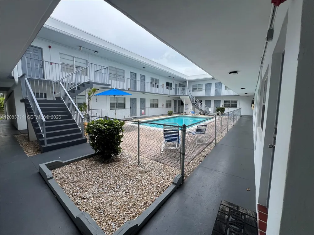 30 SE 4th Ave #106 Hallandale Beach, FL 33009