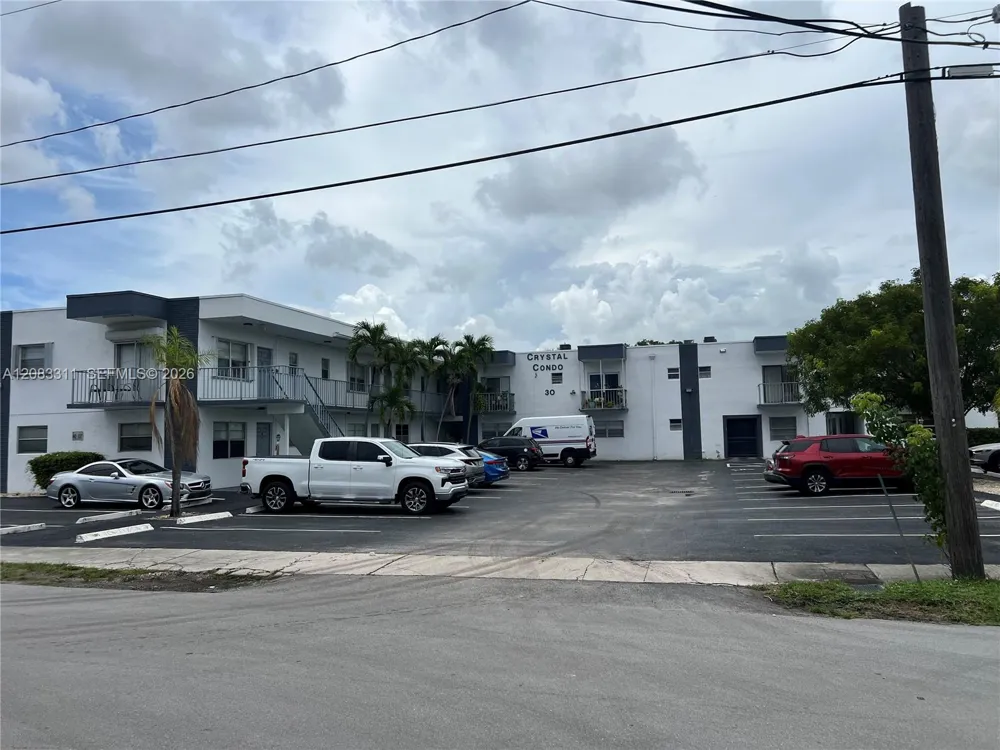 30 SE 4th Ave #106 Hallandale Beach, FL 33009