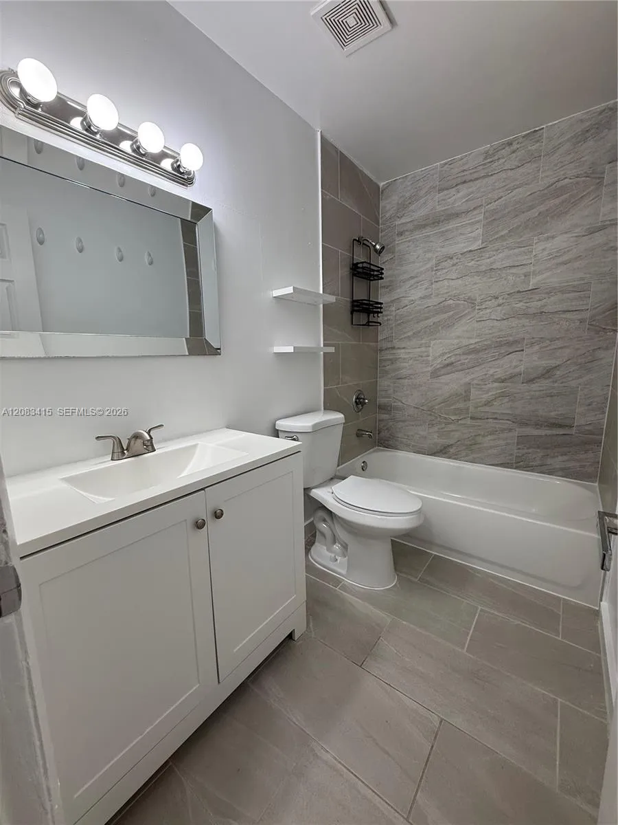 470 NE 18th Ave #102 Homestead, FL 33033