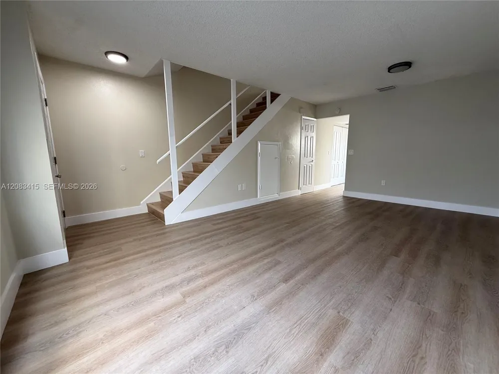 470 NE 18th Ave #102 Homestead, FL 33033