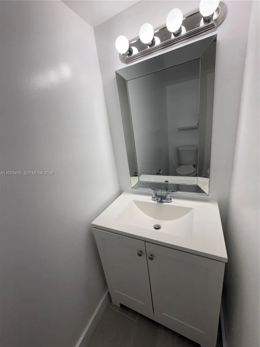 470 NE 18th Ave #102 Homestead, FL 33033