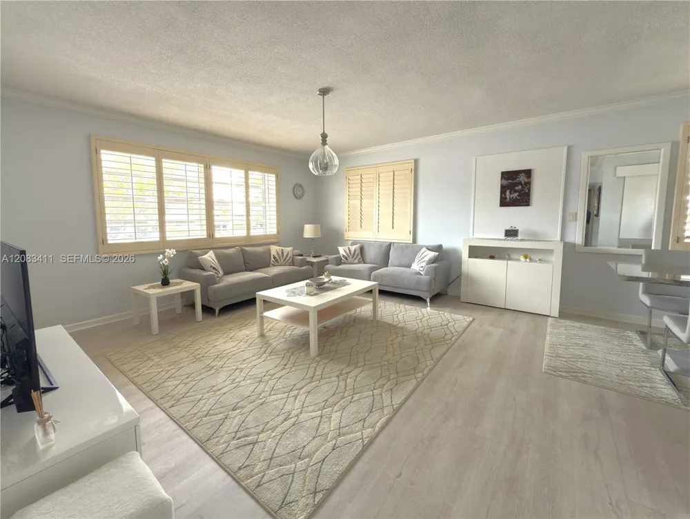 2340 NE 9th St #210 Fort Lauderdale, FL 33304