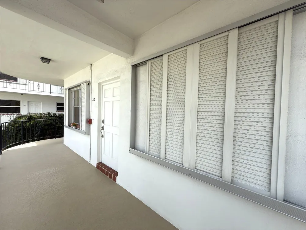 2340 NE 9th St #210 Fort Lauderdale, FL 33304