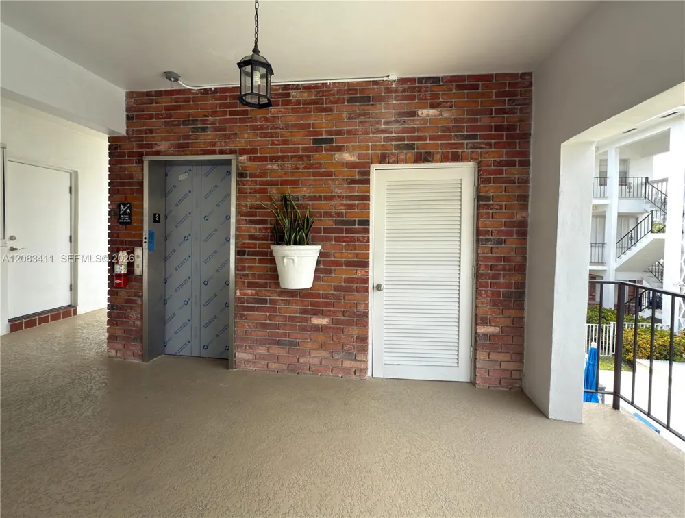 2340 NE 9th St #210 Fort Lauderdale, FL 33304