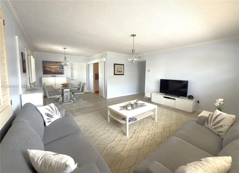 2340 NE 9th St #210 Fort Lauderdale, FL 33304