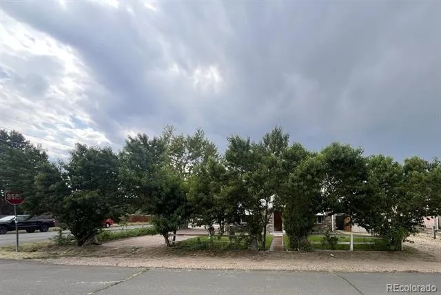 1701 Bahama Street Aurora, CO 80011