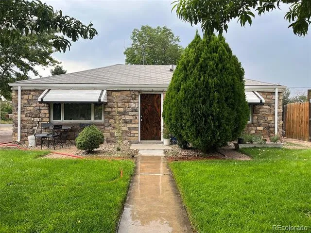 1701 Bahama Street Aurora, CO 80011