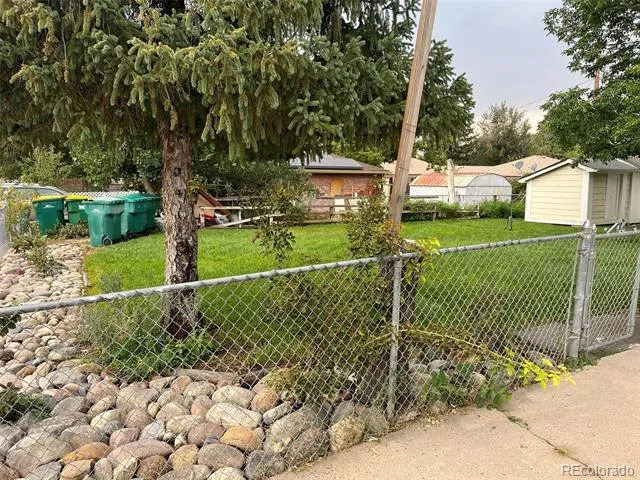 1701 Bahama Street Aurora, CO 80011