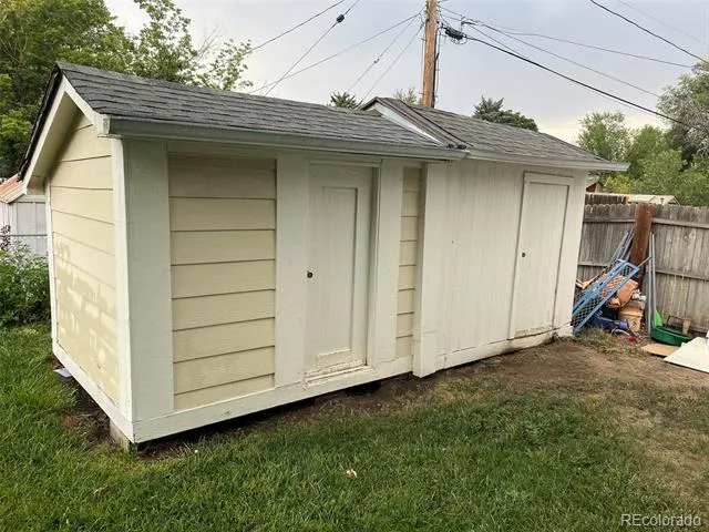 1701 Bahama Street Aurora, CO 80011
