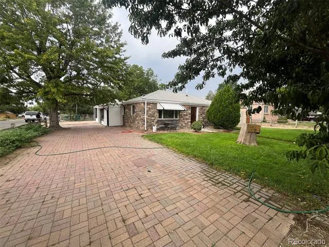 1701 Bahama Street Aurora, CO 80011
