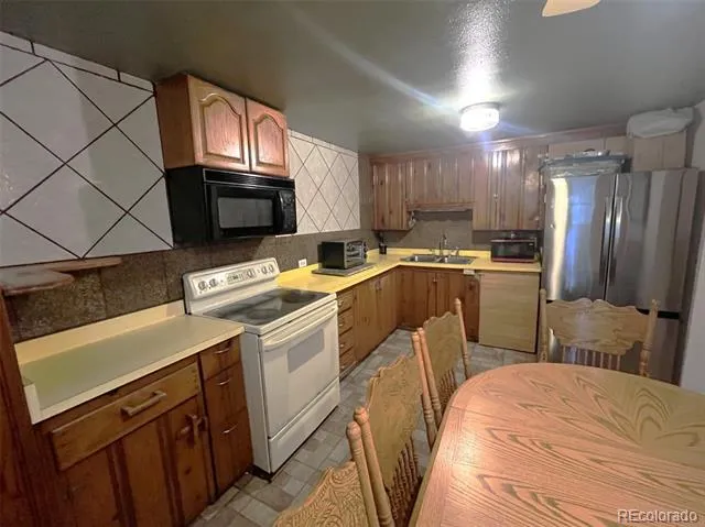 1701 Bahama Street Aurora, CO 80011