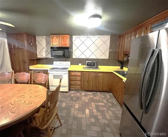 1701 Bahama Street Aurora, CO 80011