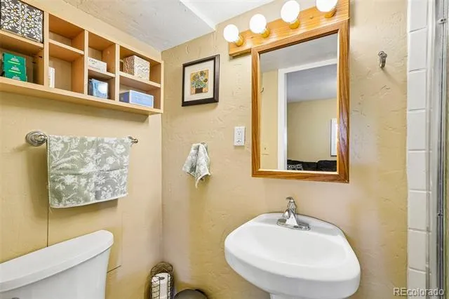 7680 W Meadow Drive Littleton, CO 80128
