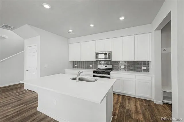5804 Perth Street Aurora, CO 80019
