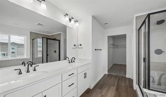 3862 Hayleyville Street Aurora, CO 80019