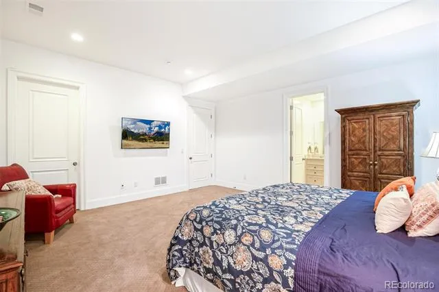 25 S Elm Street Denver, CO 80246