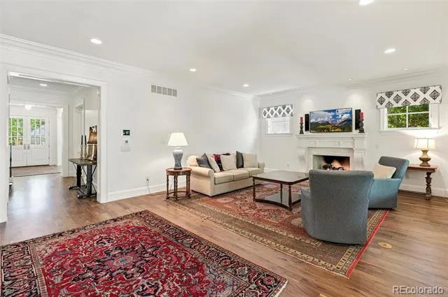 25 S Elm Street Denver, CO 80246