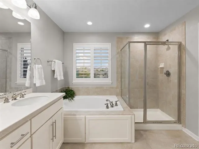 592 Meadowleaf Lane Highlands Ranch, CO 80126