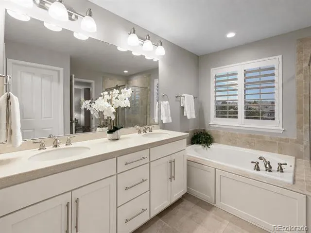592 Meadowleaf Lane Highlands Ranch, CO 80126