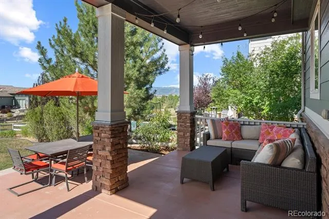 592 Meadowleaf Lane Highlands Ranch, CO 80126