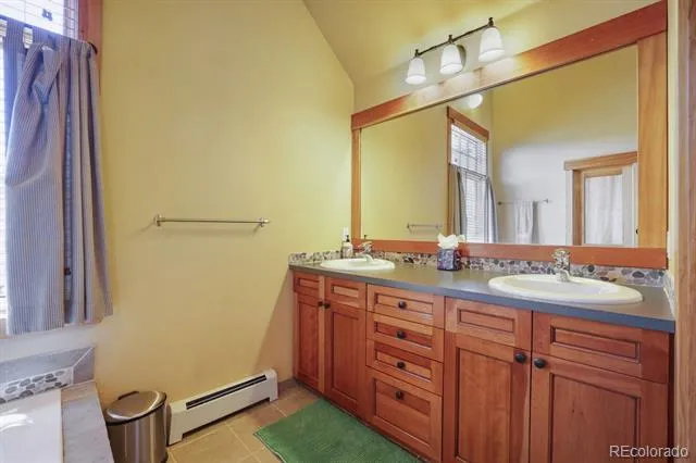 127 Hillside Drive Silverthorne, CO 80498