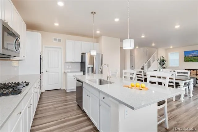 7376 S White Crow Way Aurora, CO 80016