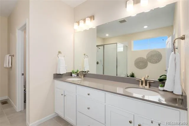 7376 S White Crow Way Aurora, CO 80016