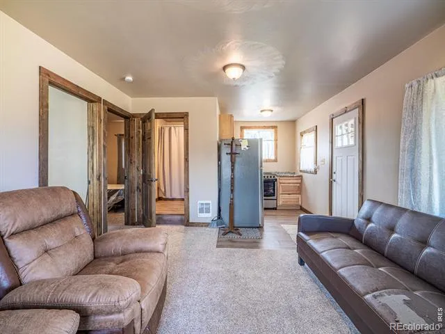 150 Wolf Drive Drake, CO 80515