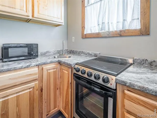 150 Wolf Drive Drake, CO 80515