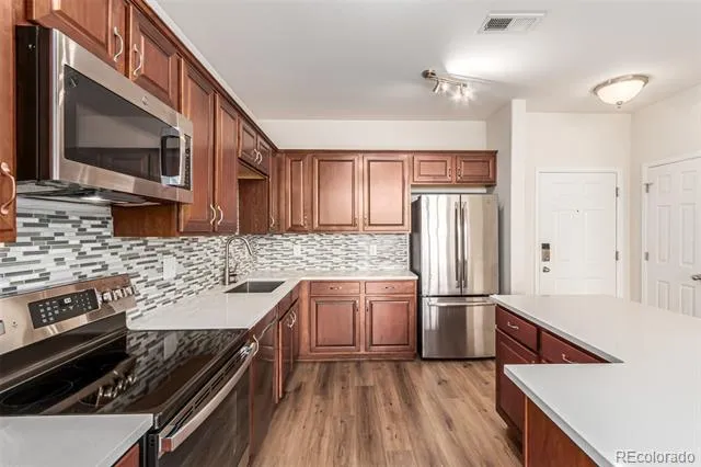 9633 E 5th Avenue #10304 Denver, CO 80230