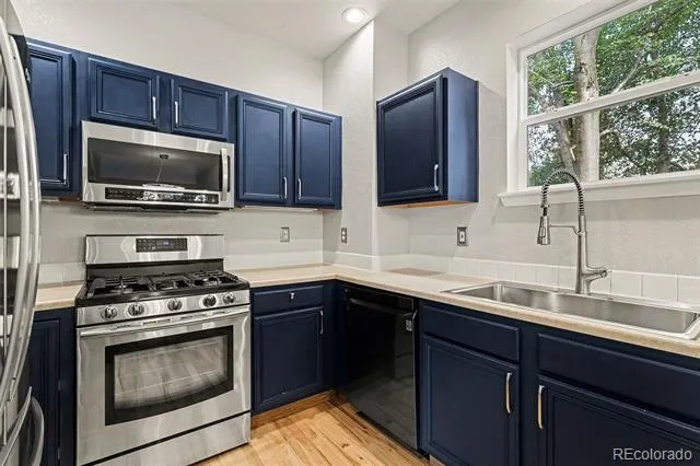 2423 Water Cress Court Longmont, CO 80504