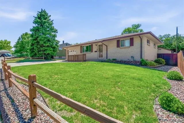 8239 Loretta Drive Denver, CO 80221