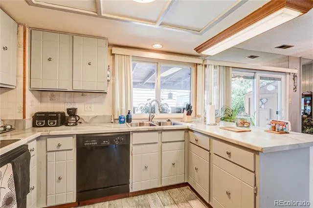 1183 S Troy Street Aurora, CO 80012