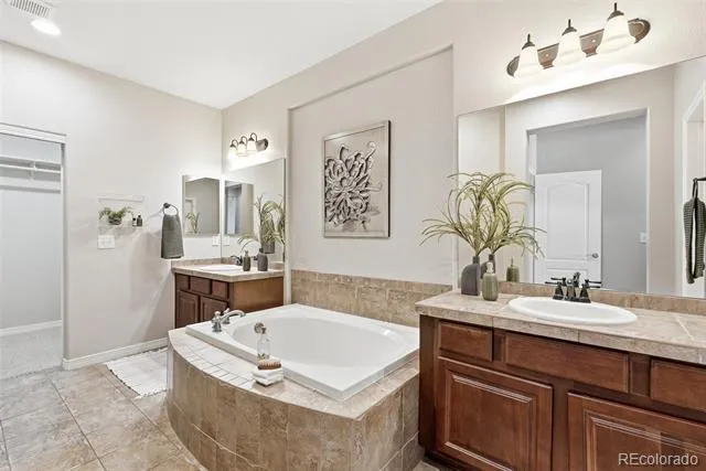 6175 S Paris Street Englewood, CO 80111
