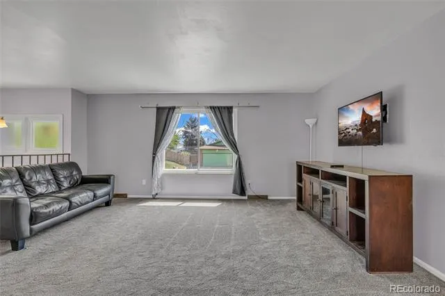 6869 Quay Street Arvada, CO 80003