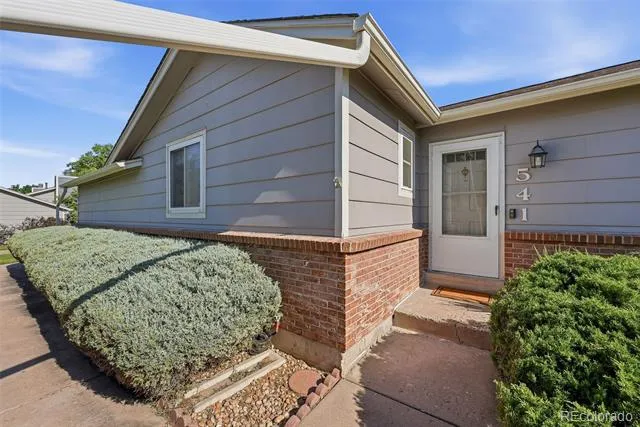 541 W Crestline Circle #10B1 Littleton, CO 80120