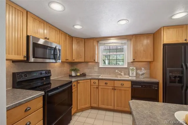 2558 S Vaughn Way #D Aurora, CO 80014