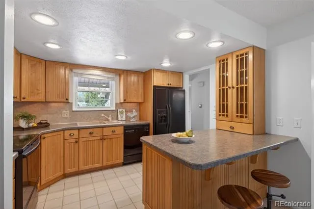 2558 S Vaughn Way #D Aurora, CO 80014